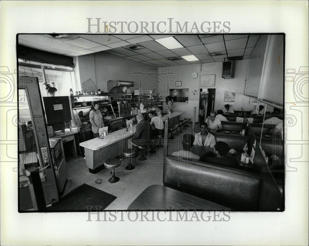 1985 Press Photo Majestic Grill - Historic Images