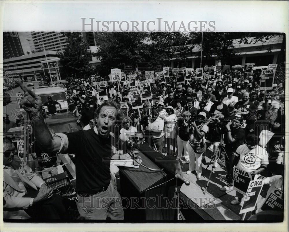 1989 Press Photo Larry Cohen Michigan Bell strike - Historic Images