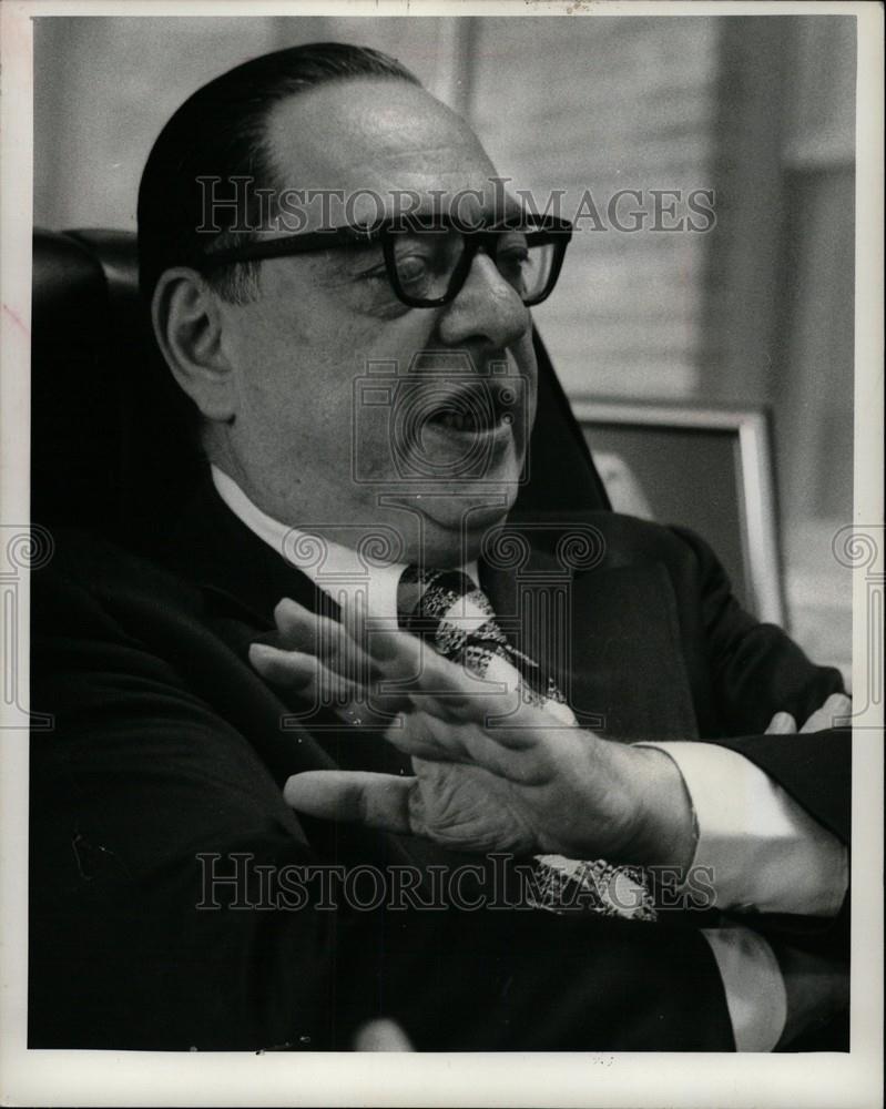 1976 Press Photo Edward L. Cushman career venture - Historic Images