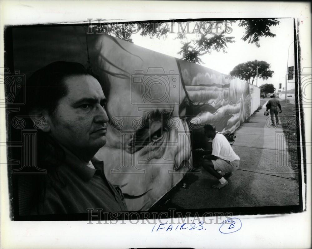 1993 Press Photo Stage Fairground Hurbert Massey Floyd - Historic Images