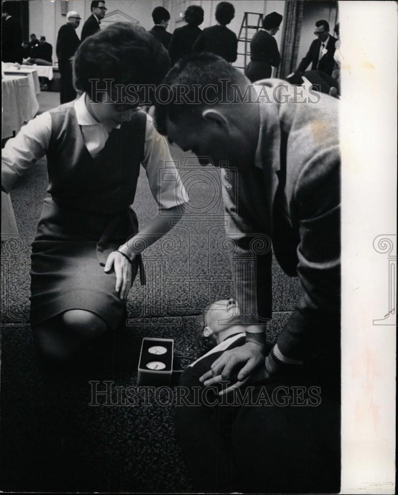 1964 Press Photo Mrs. John Symons, of Mt. Pleasant - Historic Images