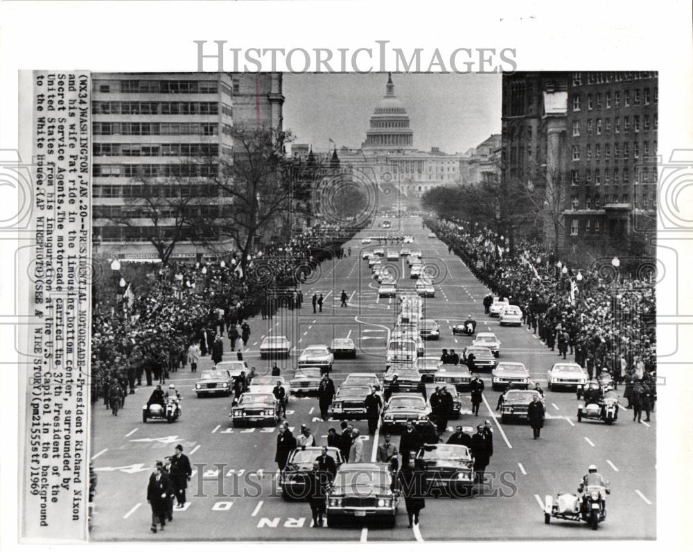 1969 Press Photo ricahrd nixon adn wife motorcade - Historic Images