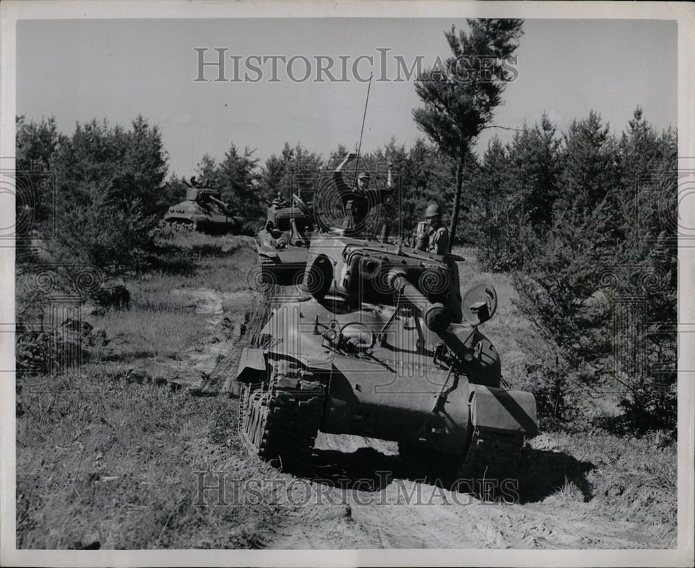 1950 Press Photo Michigan National Guard Company Tanks - Historic Images