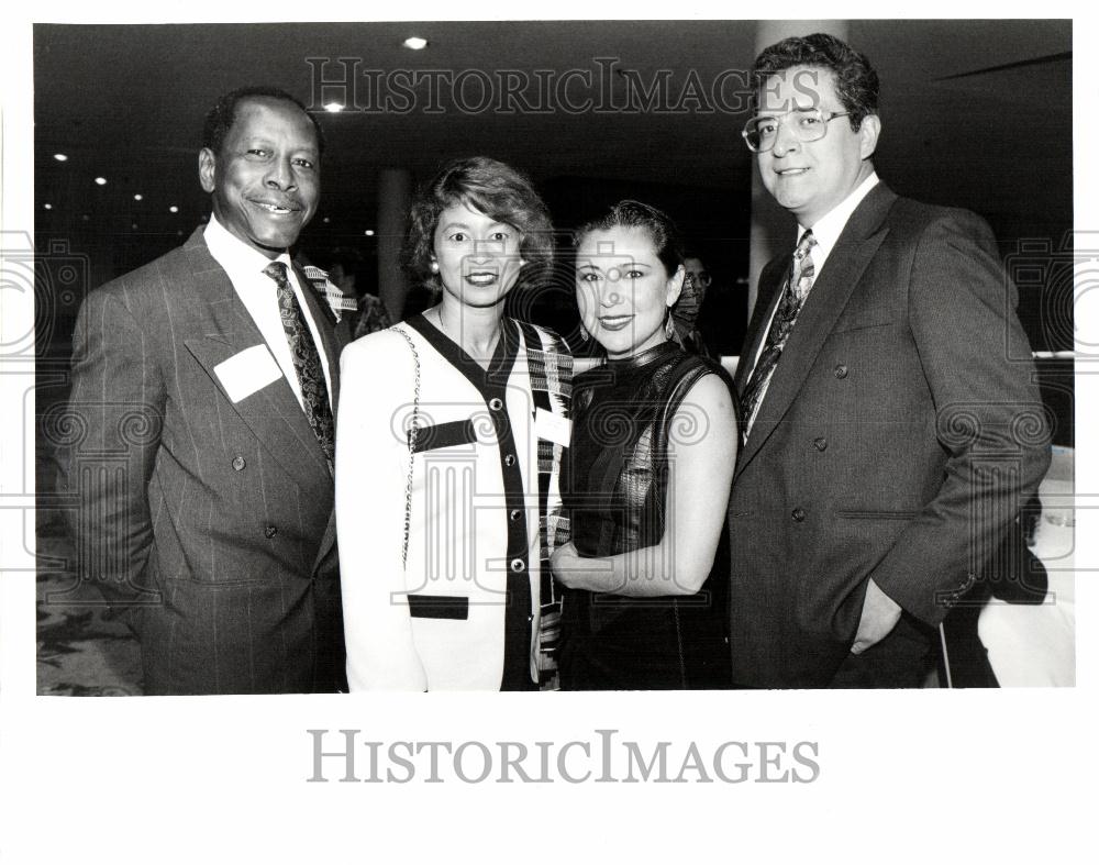 1991 Press Photo Judge HelenBrown Latino Family Service - Historic Images