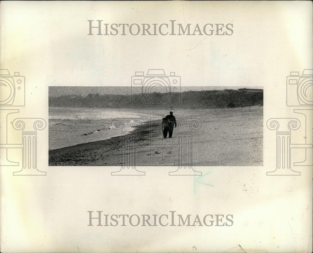 1974 Press Photo Love emotion affection attachment - Historic Images