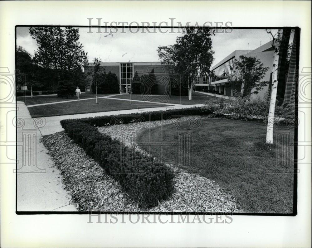 Press Photo Madonna College - Historic Images