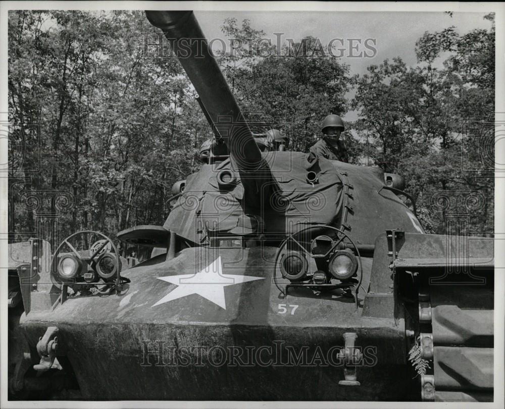 1967 Press Photo Michigan national guard tank 1967 - Historic Images