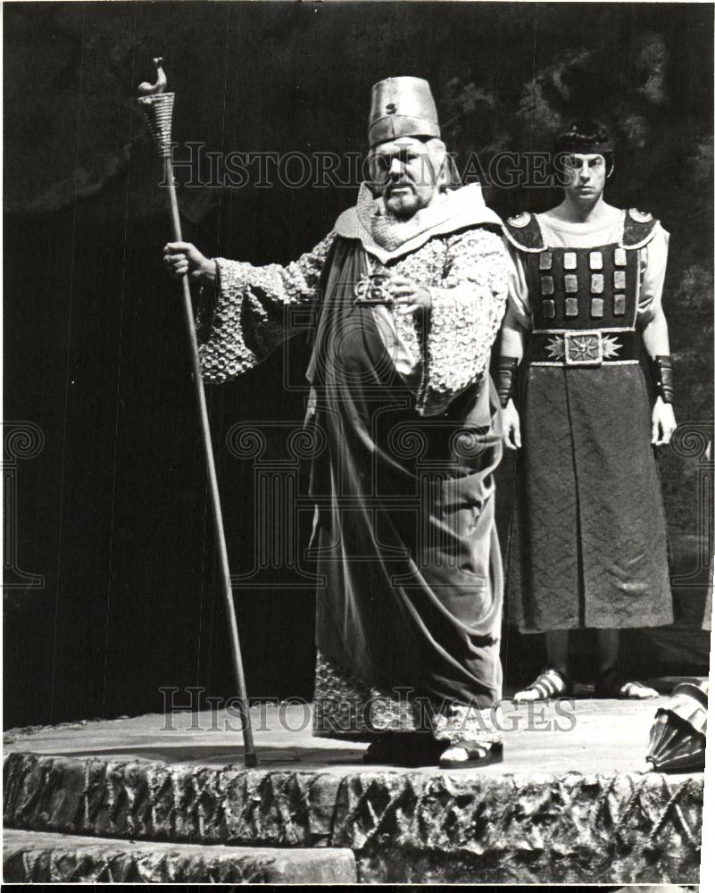 1981 Press Photo Louis Quilico as the High Priest - Historic Images