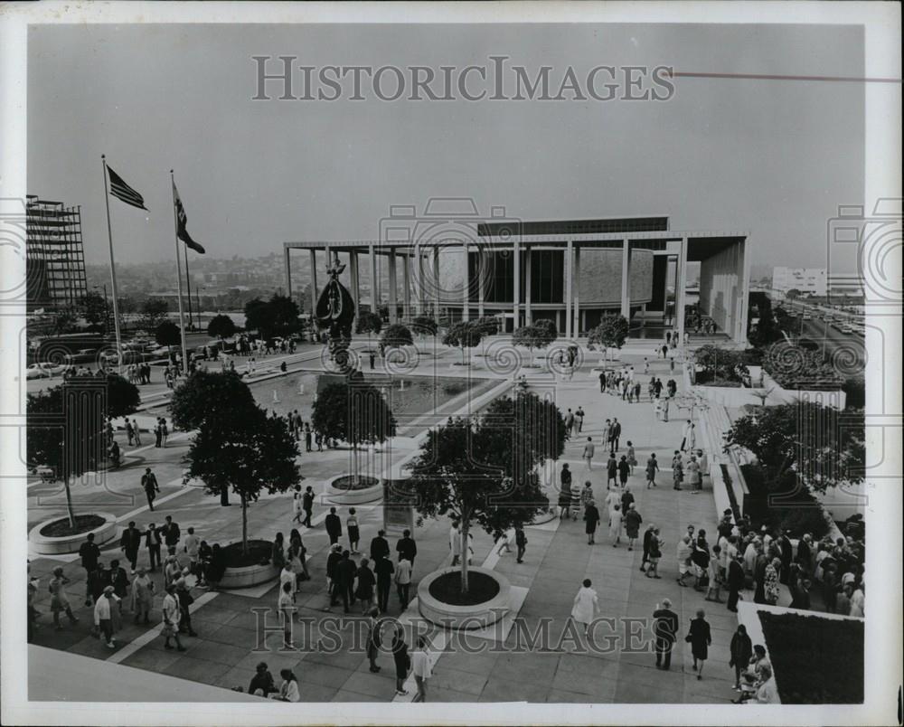 1974 Press Photo Tenth Anniversary Music Center  LA - Historic Images