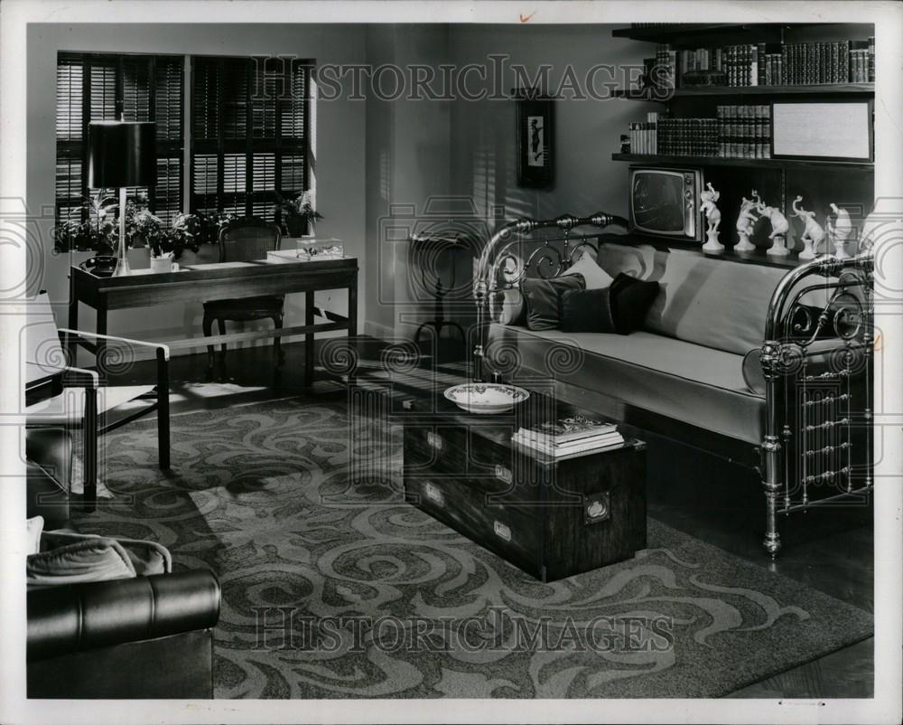 1964 Press Photo Living Section - Historic Images