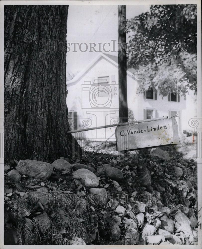 1961 Press Photo Uncle Sam&#39;s mail boxes, C.Vanderlinden - Historic Images