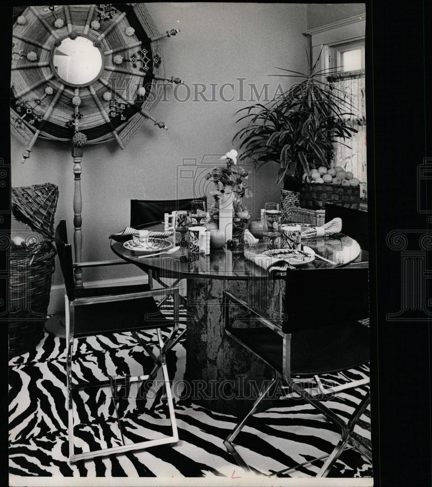 1971 Press Photo home fashion zebra print - Historic Images