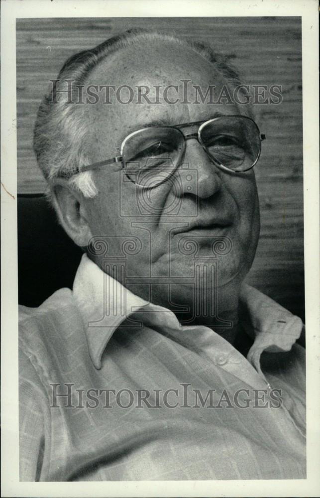 1983 Press Photo Erhard Dabringhaus repeating - Historic Images