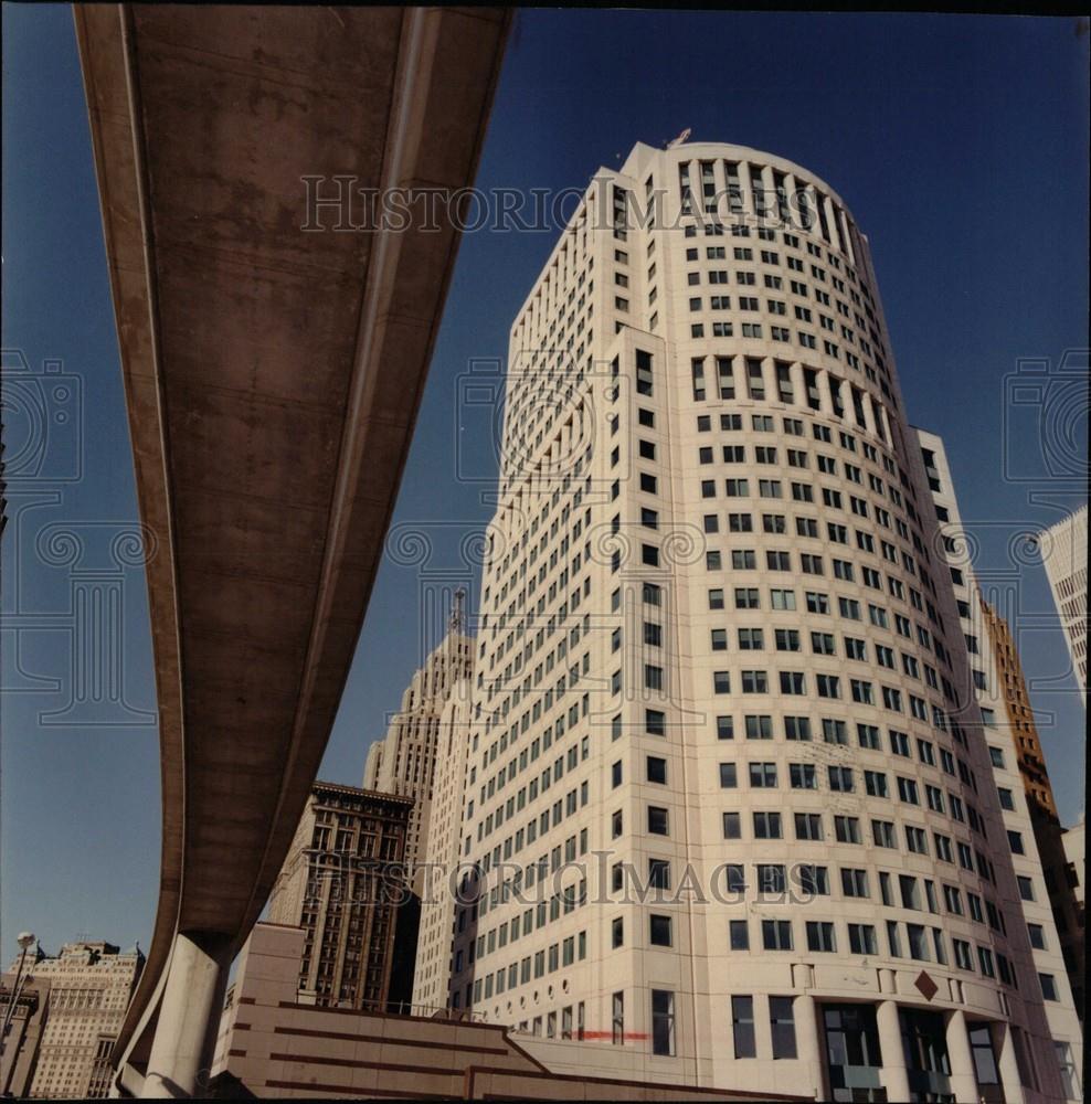 1992 Press Photo Madden Building sale CB Commercial - Historic Images