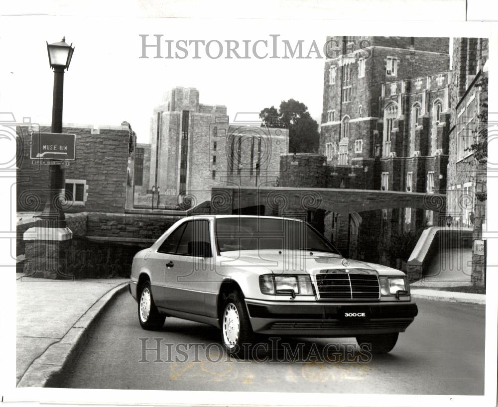 1987 Press Photo MERCEDES BENZ 300CE coupe - Historic Images