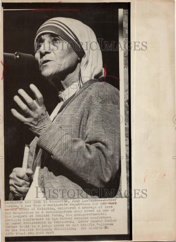 1976 Press Photo Mother Teresa Vancouver conference - Historic Images