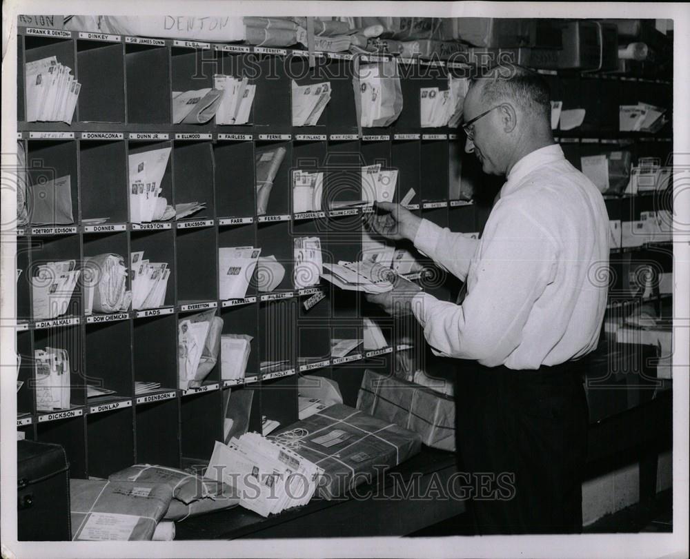 1955 Press Photo Mailboats - Historic Images