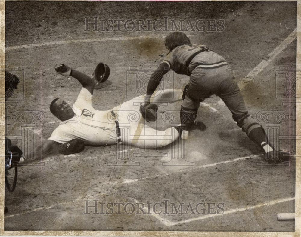 John Felske Gates Brown tags out 1973 Vintage Press Photo Print ...