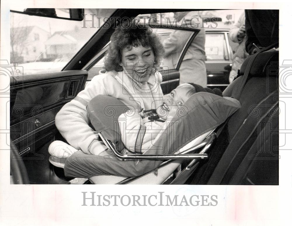 1988 Press Photo Doris Nixon Andrew McLemore son - Historic Images