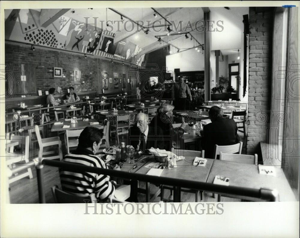 1998 Press Photo Majestic Cafe theater district - Historic Images