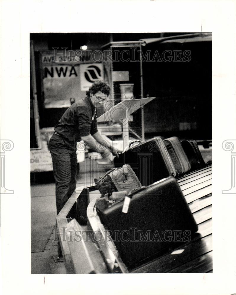 1987 Press Photo Metropolitan Airport - Historic Images