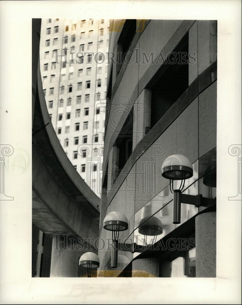 1990 Press Photo Madden building of Larned Street - Historic Images