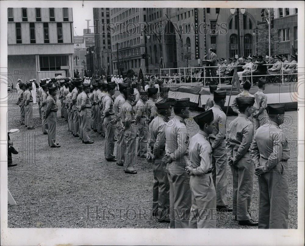 1962 Press Photo final formation listening praise - Historic Images