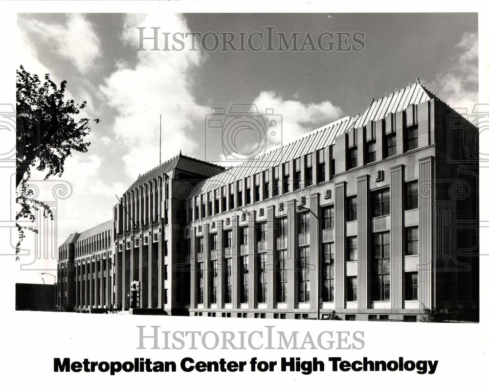 1983 Press Photo Metropolitan Center - Historic Images