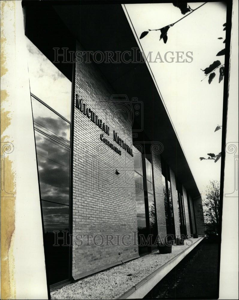 1982 Press Photo Michigan National Corporation - Historic Images