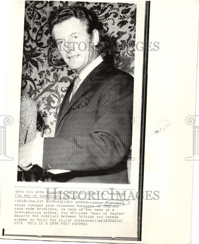 1970 Press Photo Peter Townsend Author "Duel of Eagles" - Historic Images