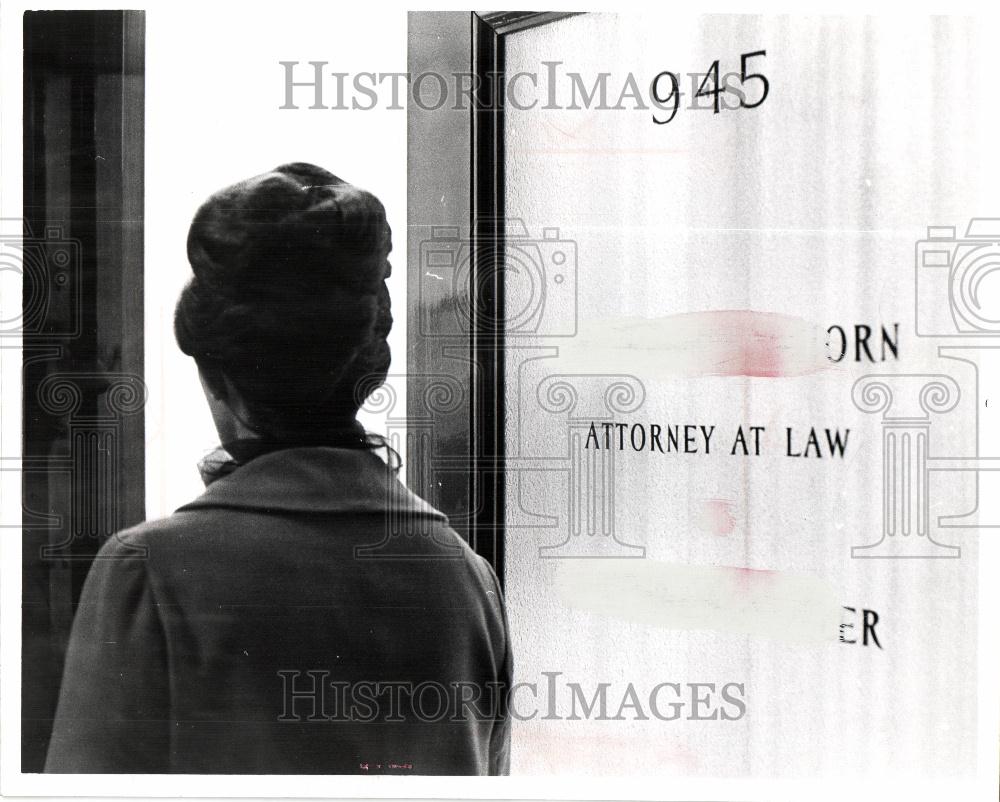 1966 Press Photo Lawyers Installment Payment Plans - Historic Images