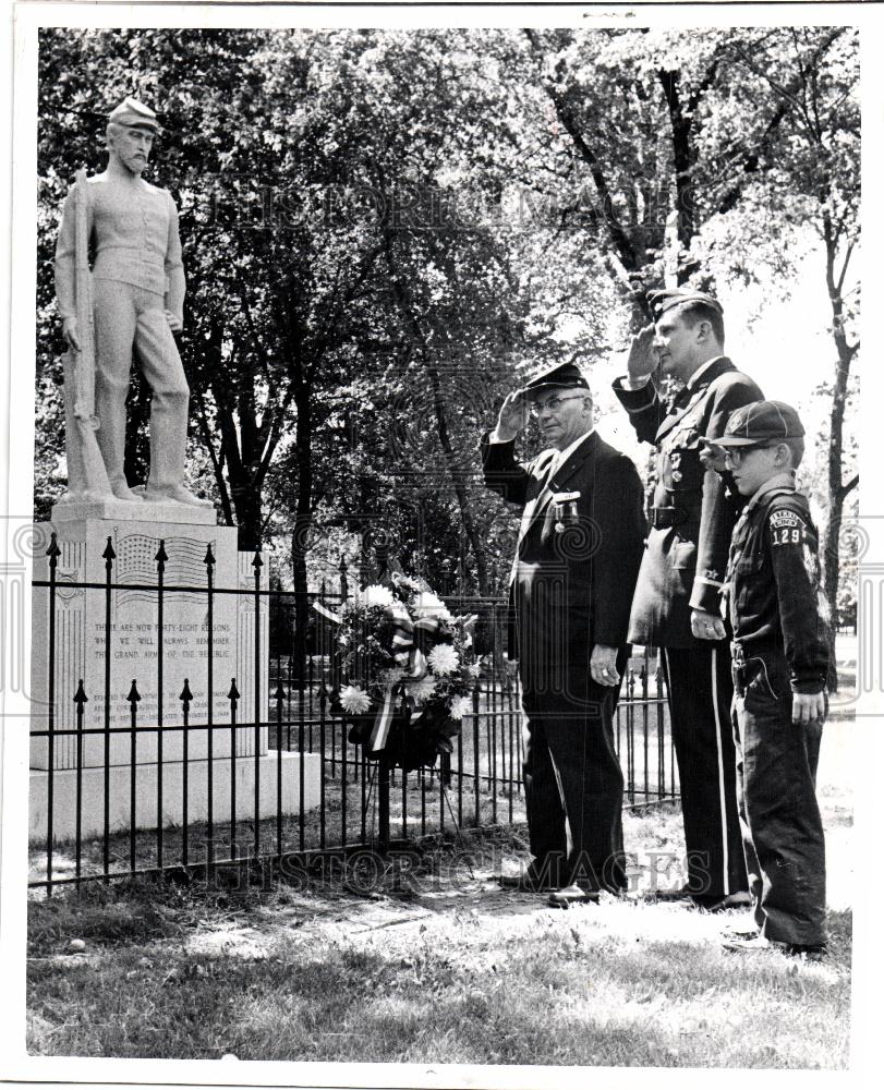 Press Photo Memorial Day - Historic Images