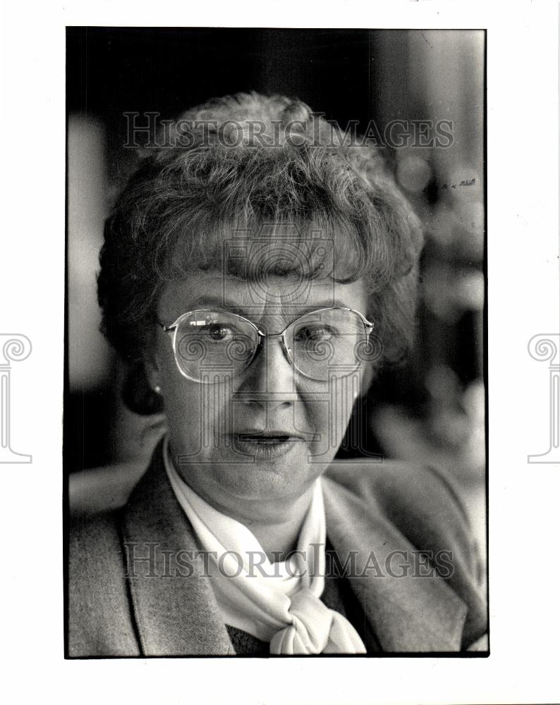 1987 Press Photo Jeanne Towar publisher Royal Oak - Historic Images