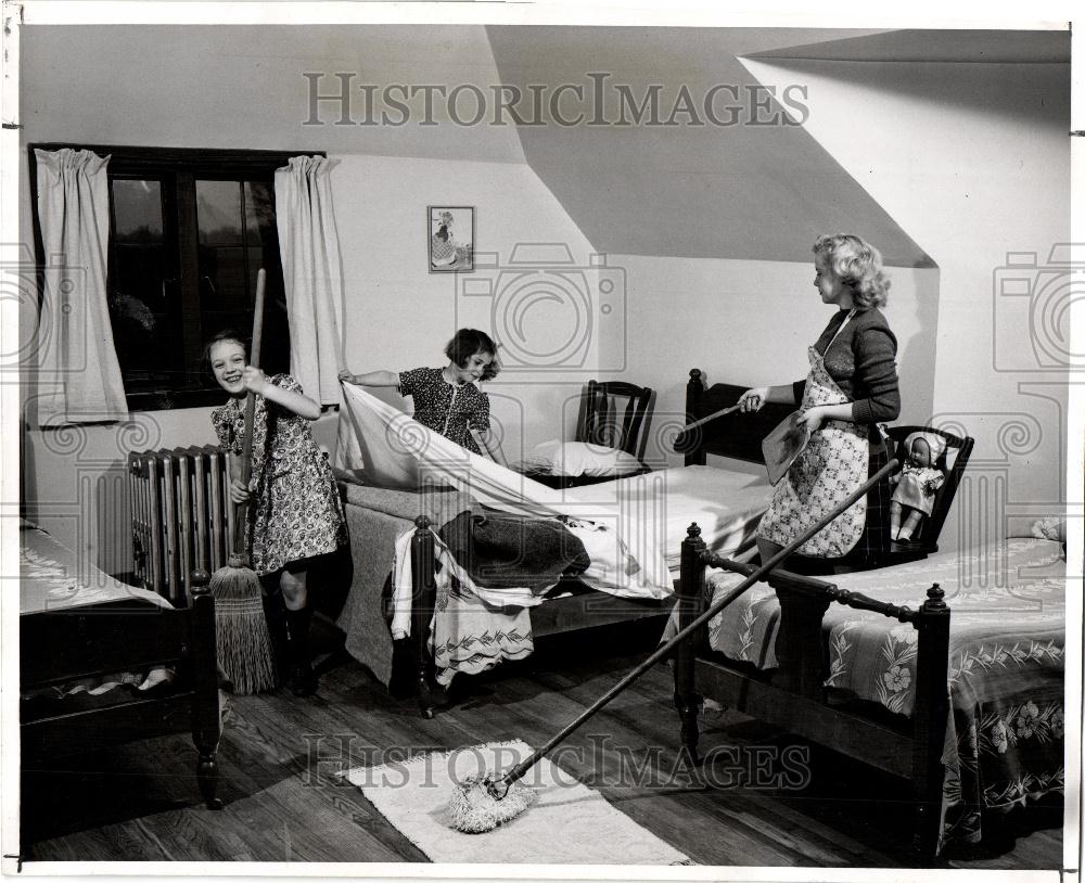 1948 Press Photo Children's Village "family plan" chore - Historic Images