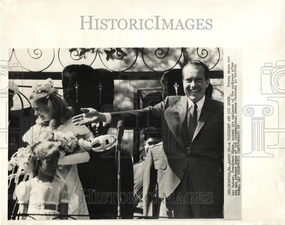 1969 Press Photo Tricia Nixon President Nixon crowned - Historic Images
