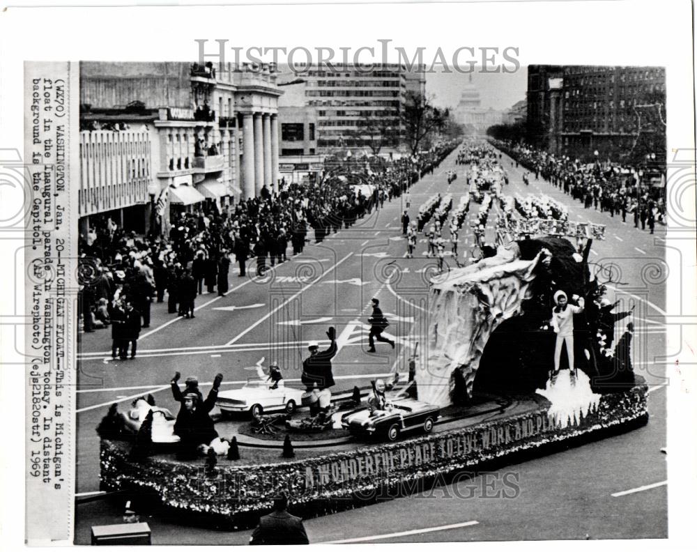 1969 Press Photo Nixon Inauguration parade Washington - Historic Images