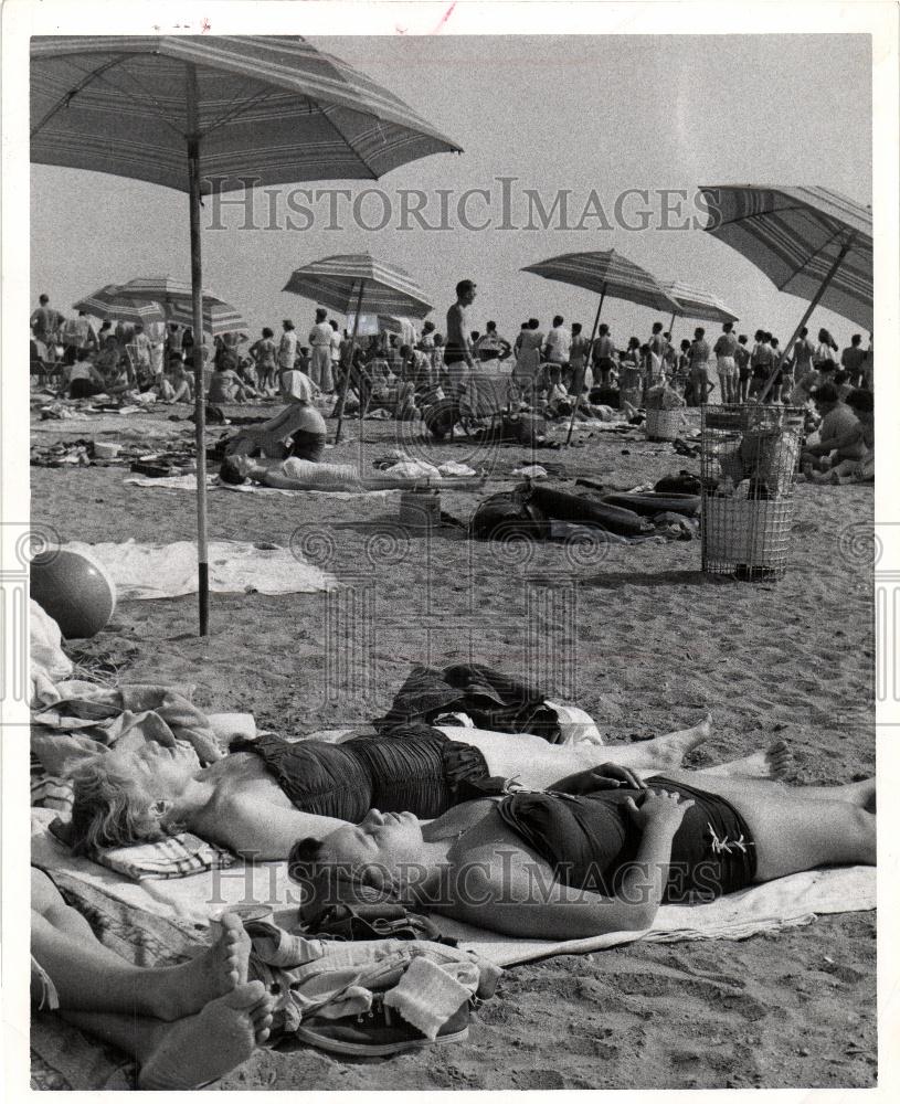 1965 Press Photo Metropotran Beach - Historic Images