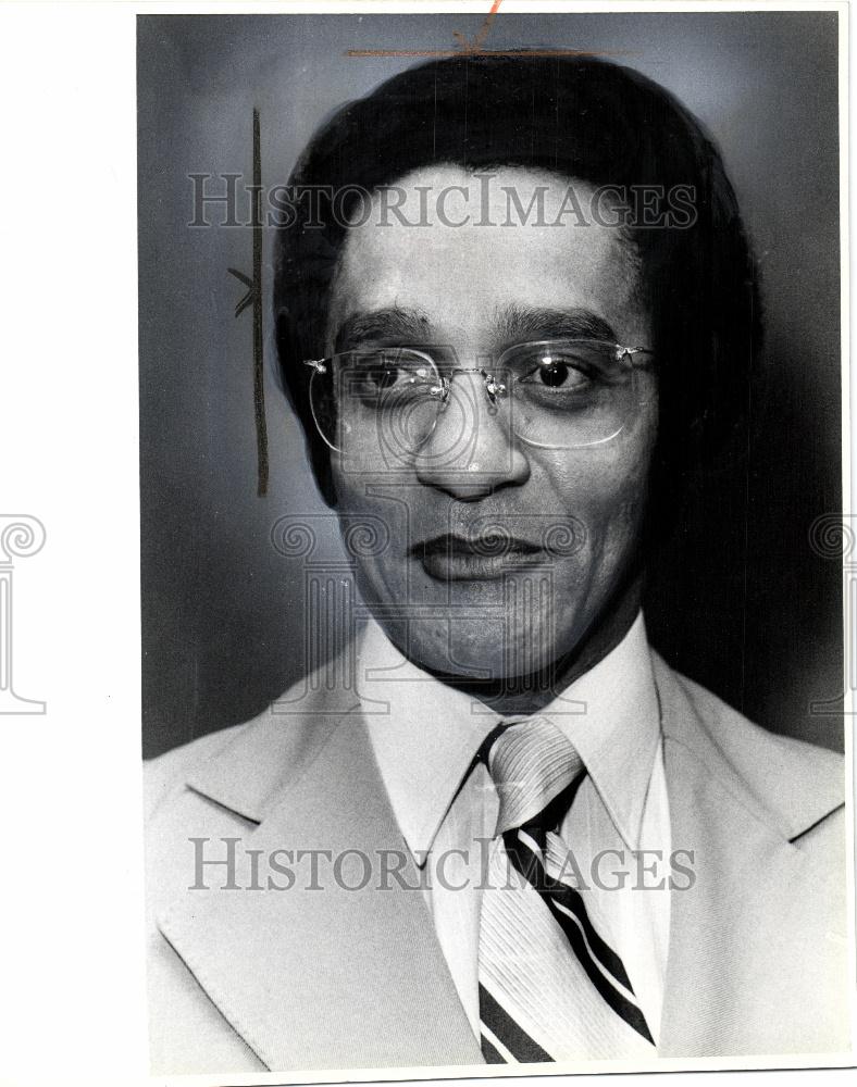 1979 Press Photo Tackling education black Tony Brown - Historic Images