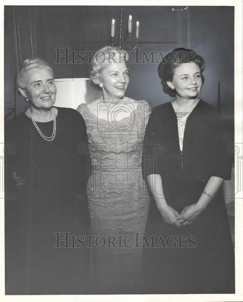 1964 Press Photo Mrs Lynn Townsend - Historic Images