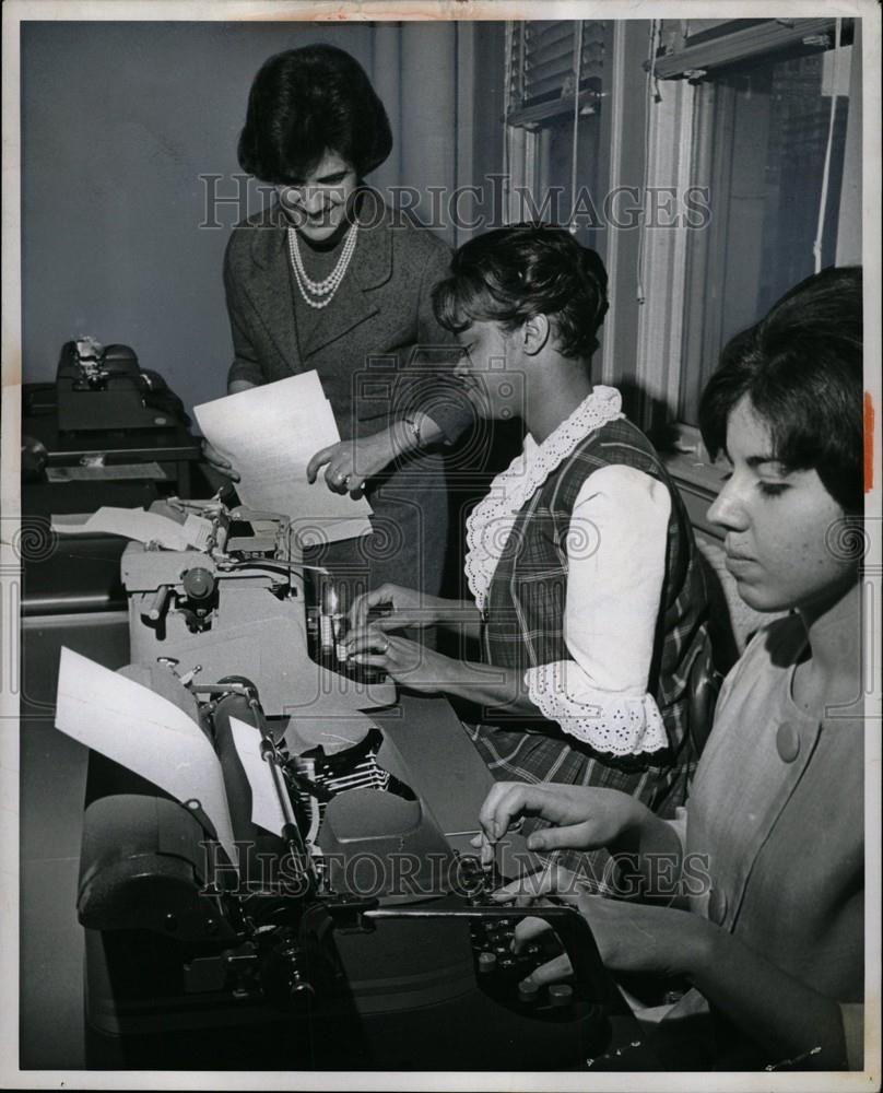 1964 Press Photo Michigan Employment Securities MESC - Historic Images