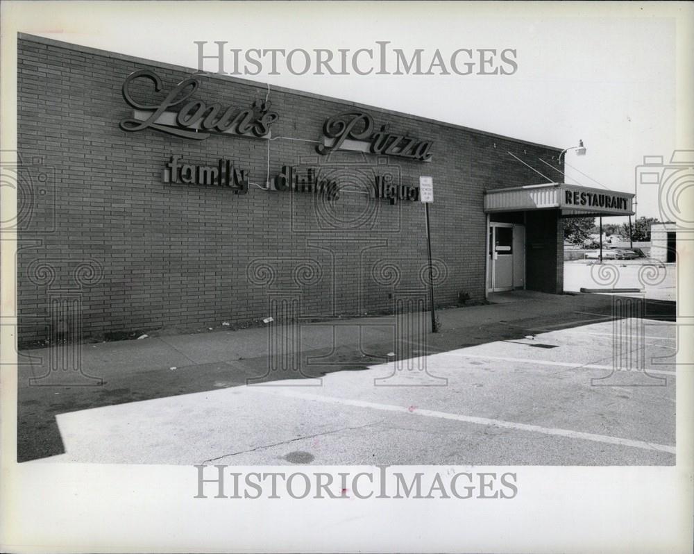 1978 Press Photo Louis Pizza family dining liquor - Historic Images