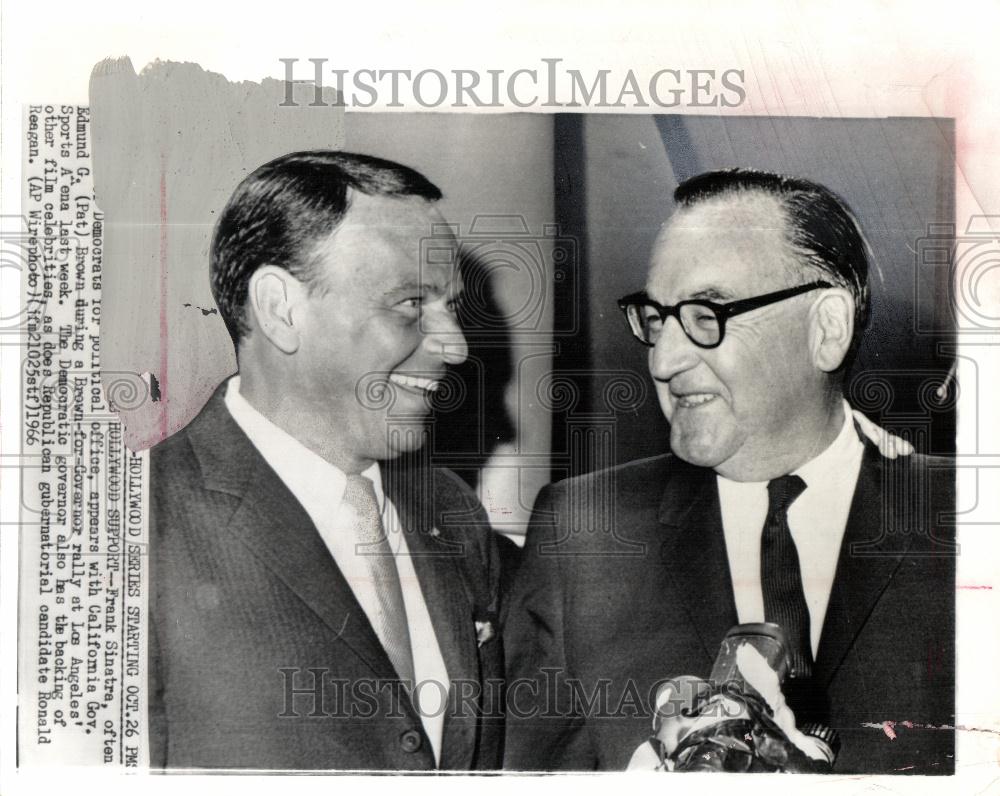 1966 Press Photo Frank Sinatra with Edmund G. Brown - Historic Images