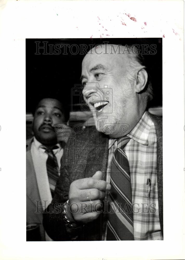 1988 Press Photo SEN. BASIL BROWN FUNDRAISER AXLE'S - Historic Images