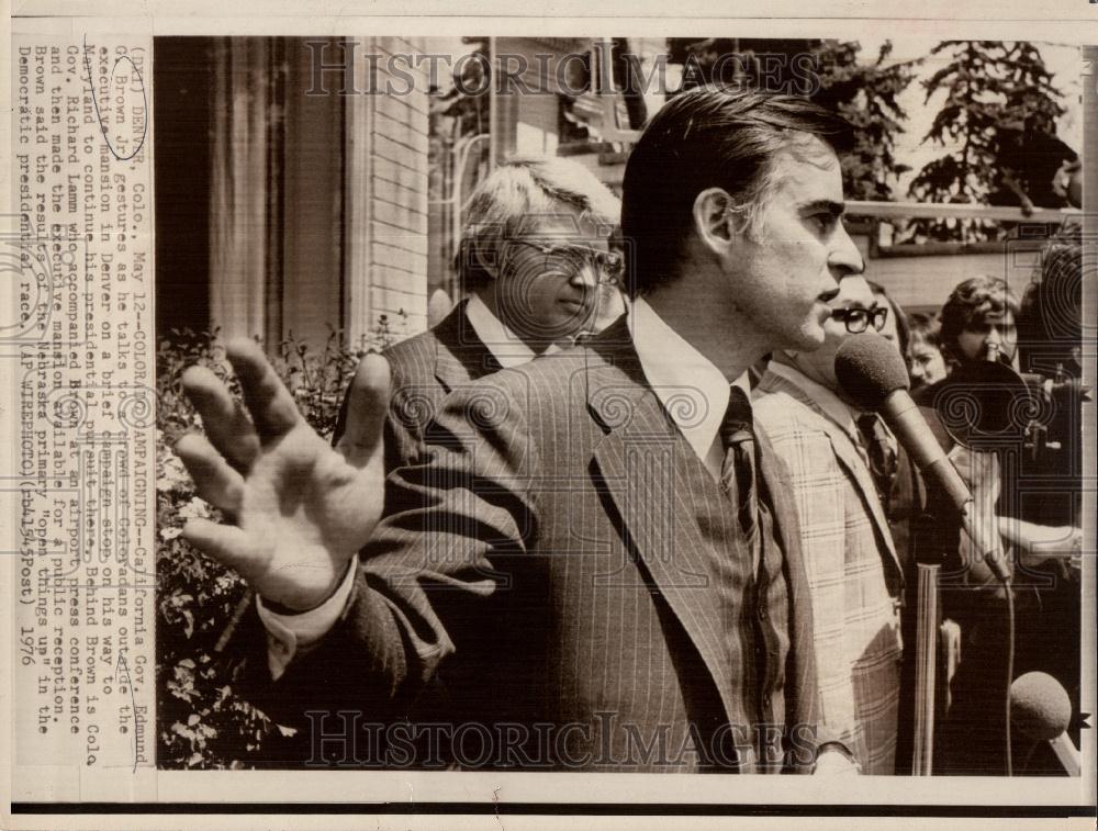 1976 Press Photo Gov. Edmund Brown Jr. Politician Pat - Historic Images