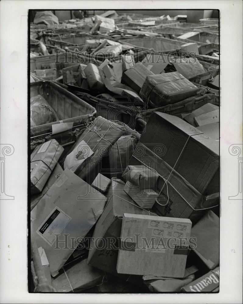 Post Office Packages 1976 Vintage Press Photo Print Historic Images post-office-packages-1976-vintage-press-photo-print-historic-images