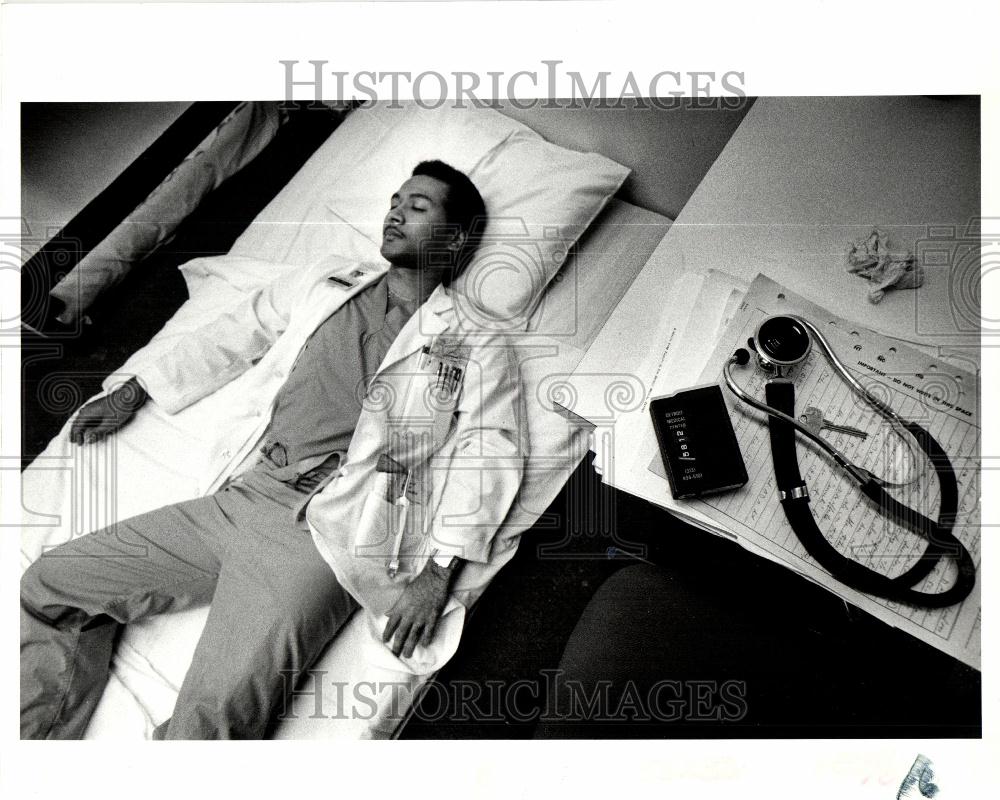 1984 Press Photo Dr.Davis Hospital Catnap Room - Historic Images