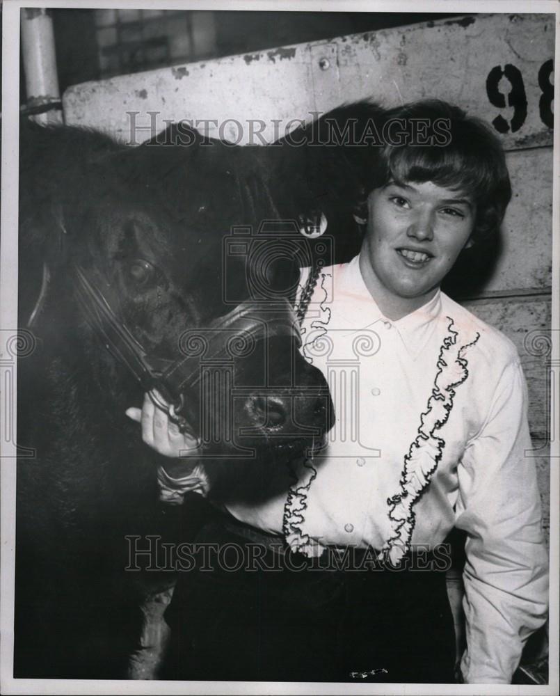 1966 Press Photo Nancy Diuble champion steer State Fair - Historic Images