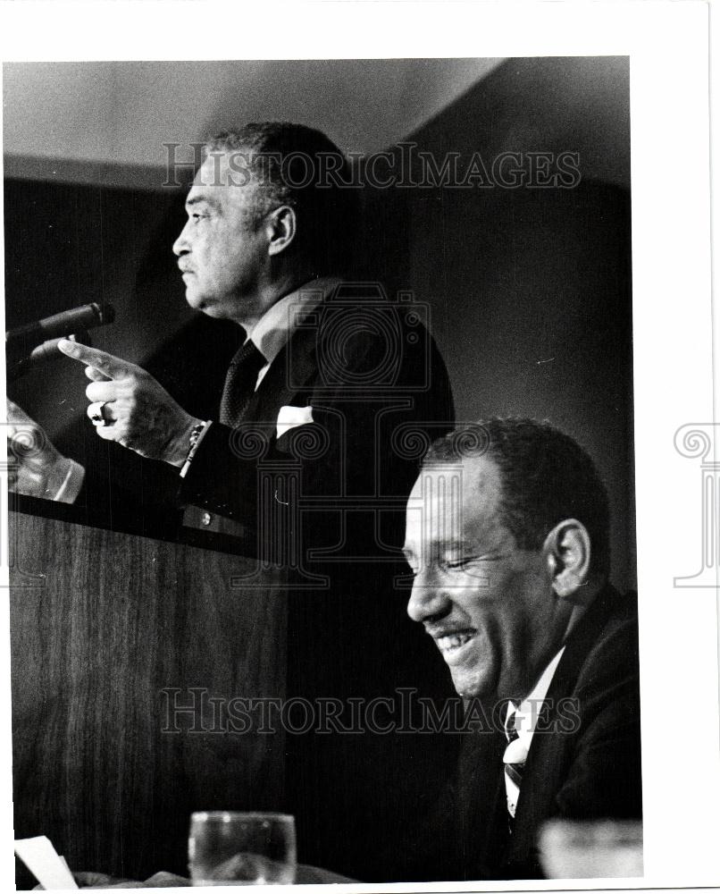 1977 Press Photo Coleman Young Mayor Detroit - Historic Images