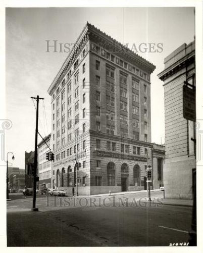 1957 Press Photo Layers Title Blog - Historic Images