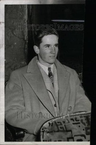 1943 Press Photo JAMES BOUZENS - Historic Images